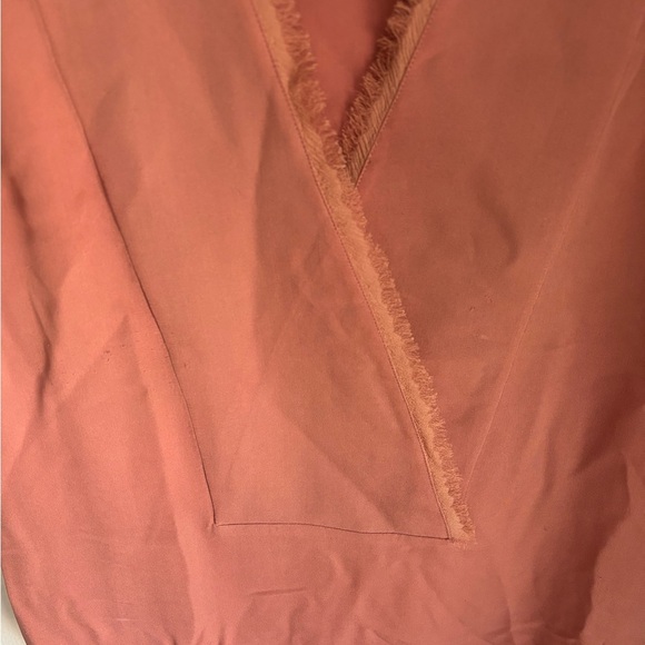 Theory Frayed Edge Wrap V-Neck Top in Rosy Pink size small (petite) 100% silk - Picture 3 of 8